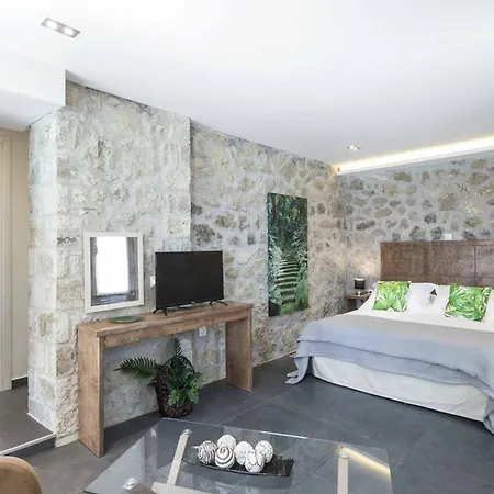 Giovannina * Perama (Corfu)